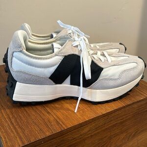 NEW BALANCE 327 sneakers size 7.5 worn once
